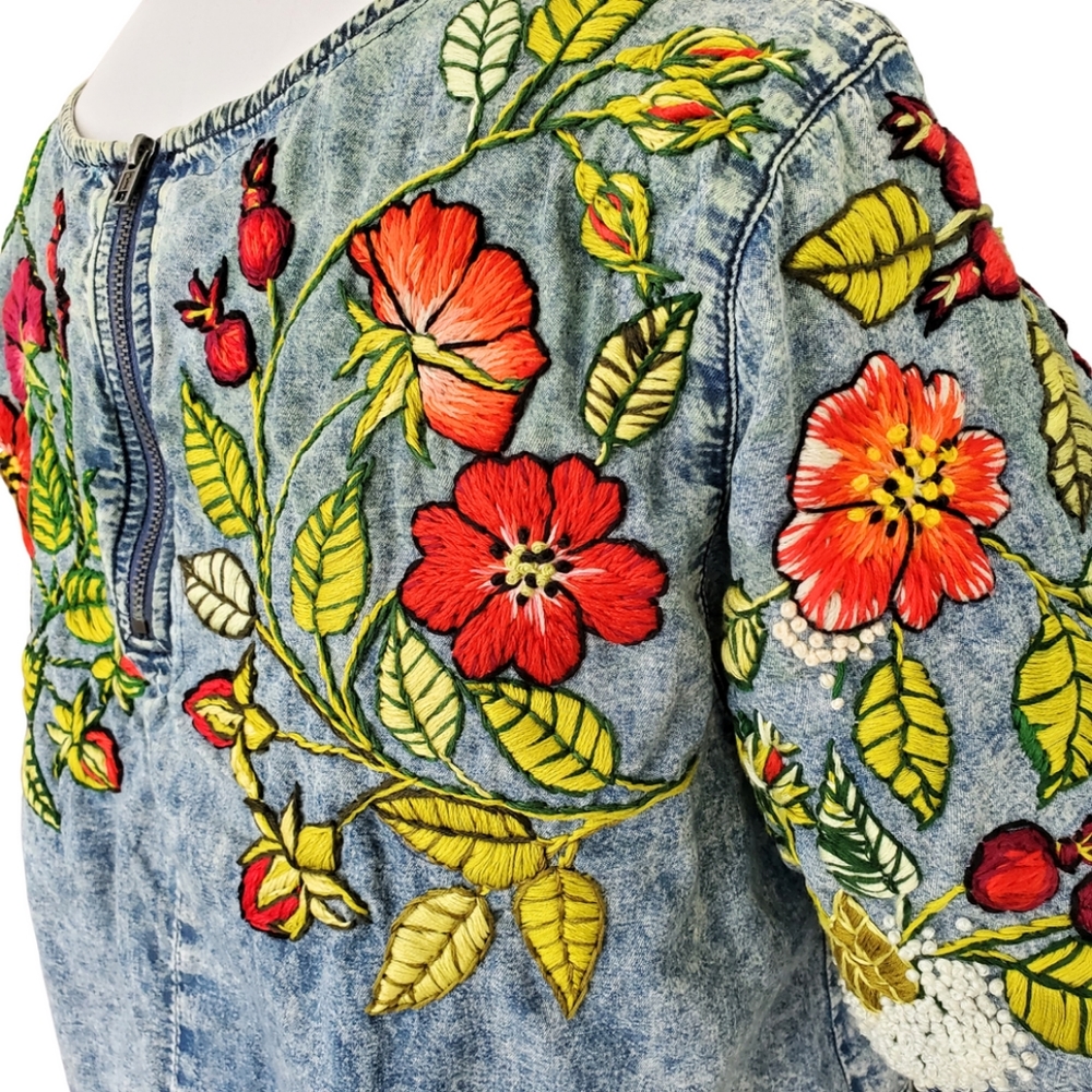 Embroidered Roses Denim Top Size M - Picture 15 of 16